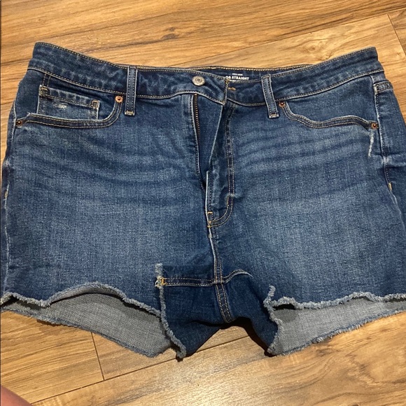 Old Navy Pants - High rise shorts